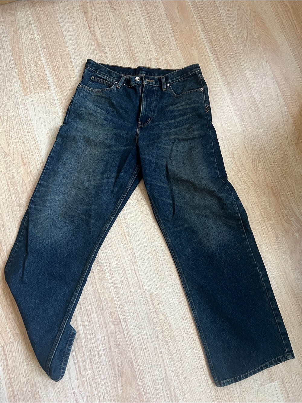 Baggy, mid rise, oversized dark denim